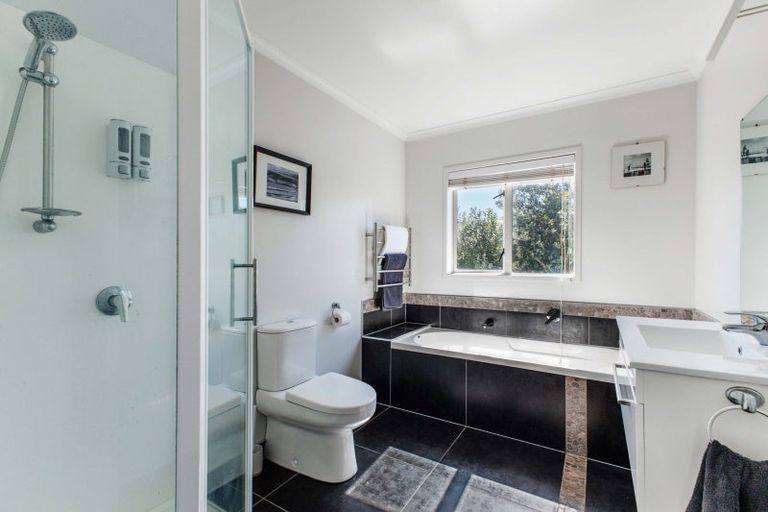 Photo of property in 32e Ohuirehe Road, Coastlands, Whakatane, 3120