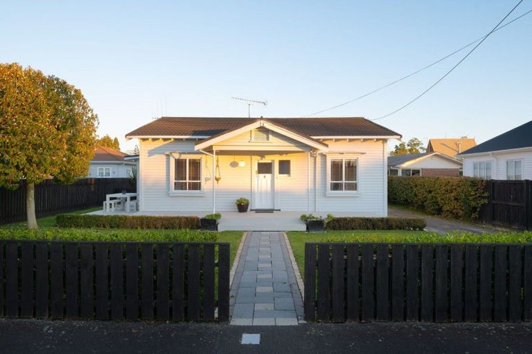 Photo of property in 14 Bains Avenue, Hamilton East, Hamilton, 3216