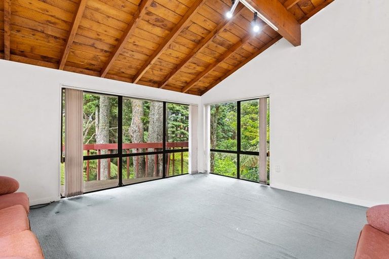 Photo of property in 37 Eugenia Rise, Totara Heights, Auckland, 2105