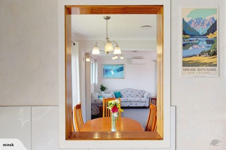 Photo of property in 41 Fitzpatrick Street, Newlands, Wellington, 6037