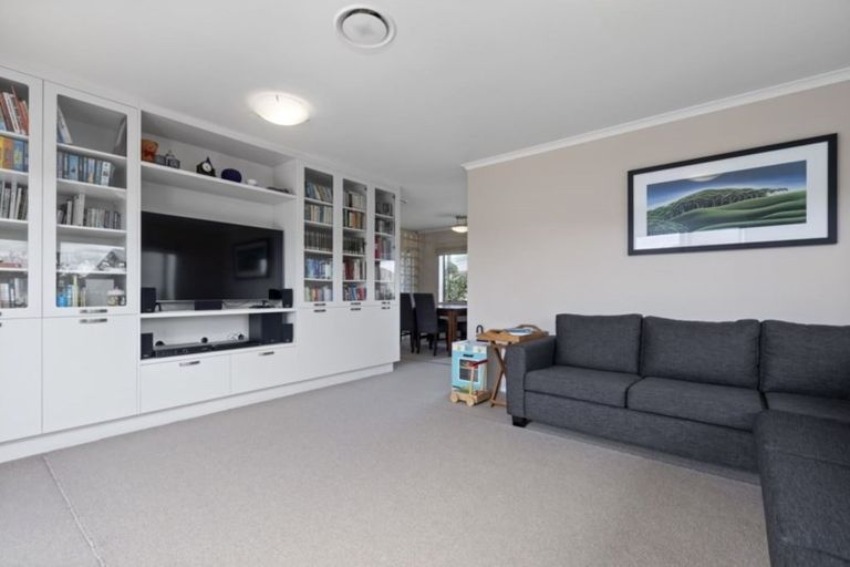 Photo of property in 8 Adelphi Place, Albany, Auckland, 0632