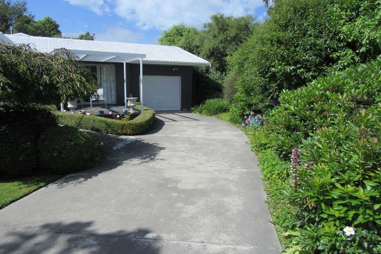 Photo of property in 17 Churchill Place, Waimate, 7924