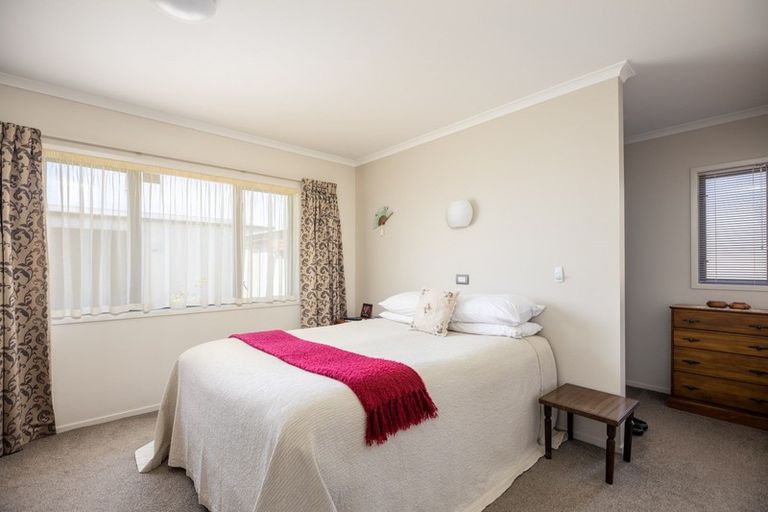 Photo of property in 70 Sunnyvale Street, Bell Block, New Plymouth, 4312