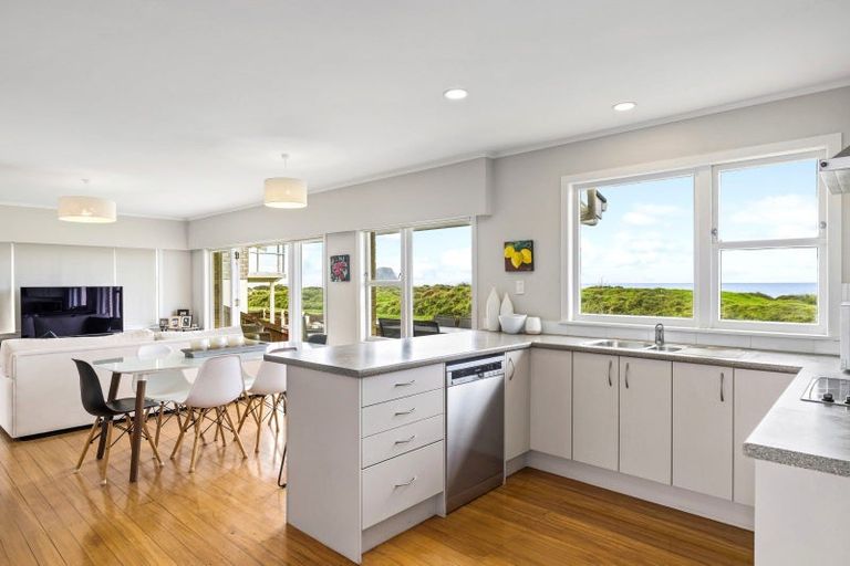 Photo of property in 129b Marine Parade, Mount Maunganui, 3116