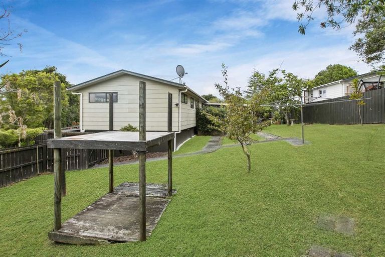 Photo of property in 12 Fitzherbert Avenue, West Harbour, Auckland, 0618