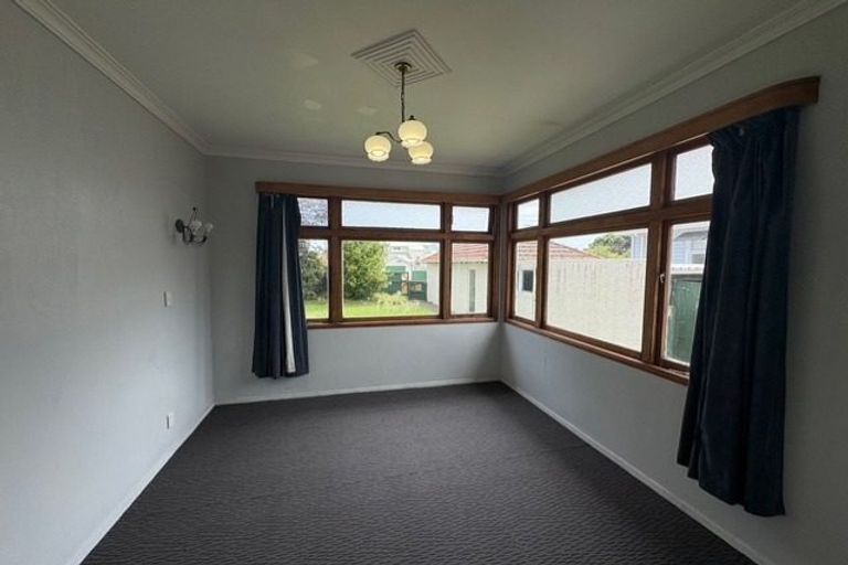 Photo of property in 31 Dives Avenue, Hawera, 4610