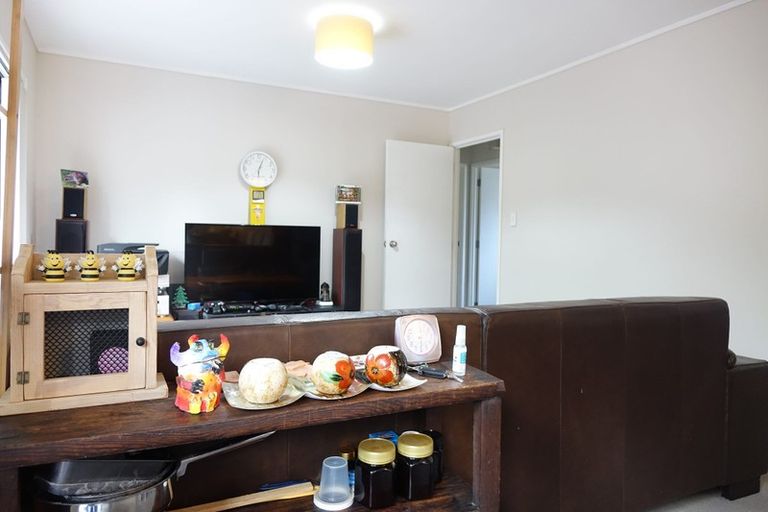 Photo of property in 242a East Coast Road, Forrest Hill, Auckland, 0620