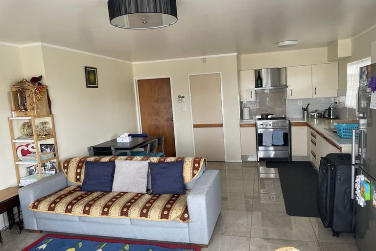 Photo of property in 2/4 Calluna Crescent, Totara Heights, Auckland, 2105