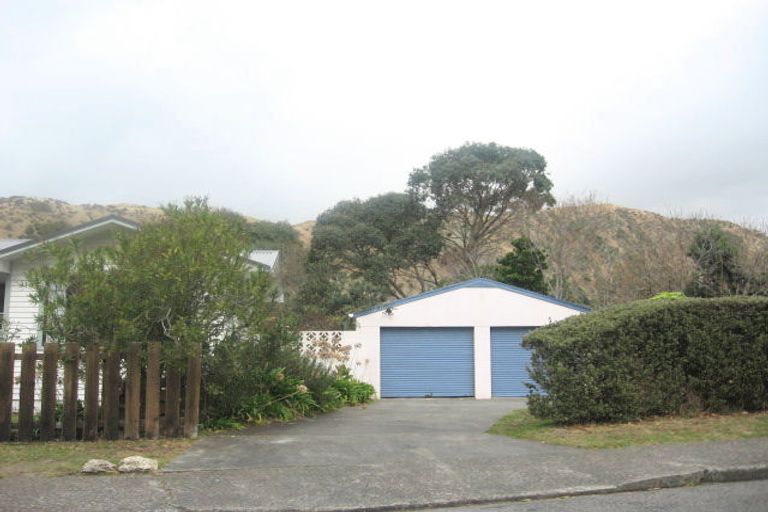 Photo of property in 4 Tarawa Street, Paekakariki, 5034