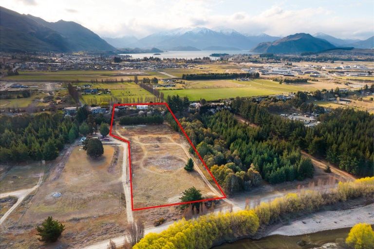 Photo of property in 289 Riverbank Road, Wanaka, 9382