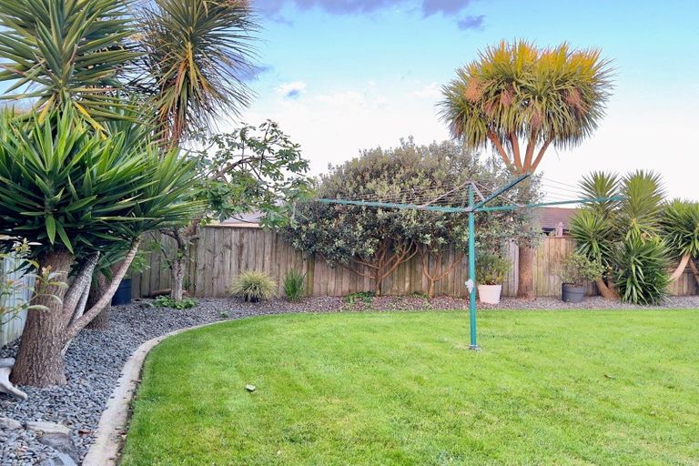 Photo of property in 15 Okarito Avenue, Levin, 5510