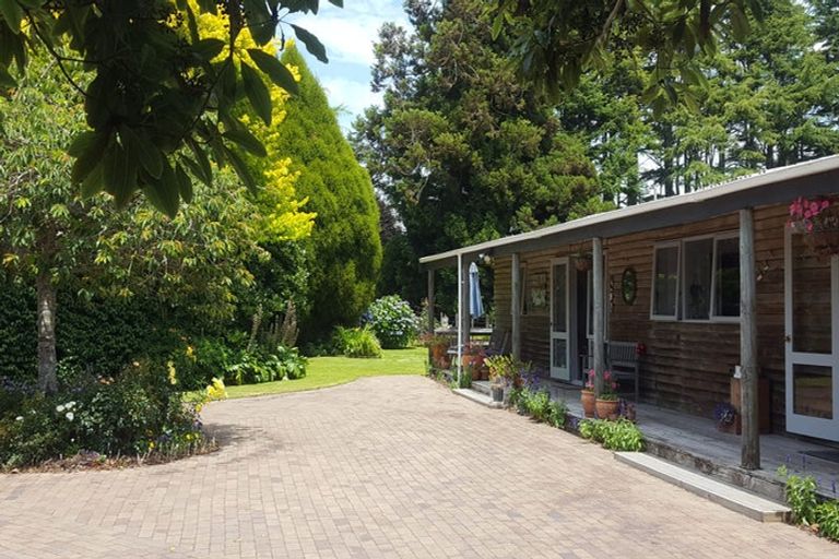 Photo of property in 52 Takiroa Street, Urenui, 4375