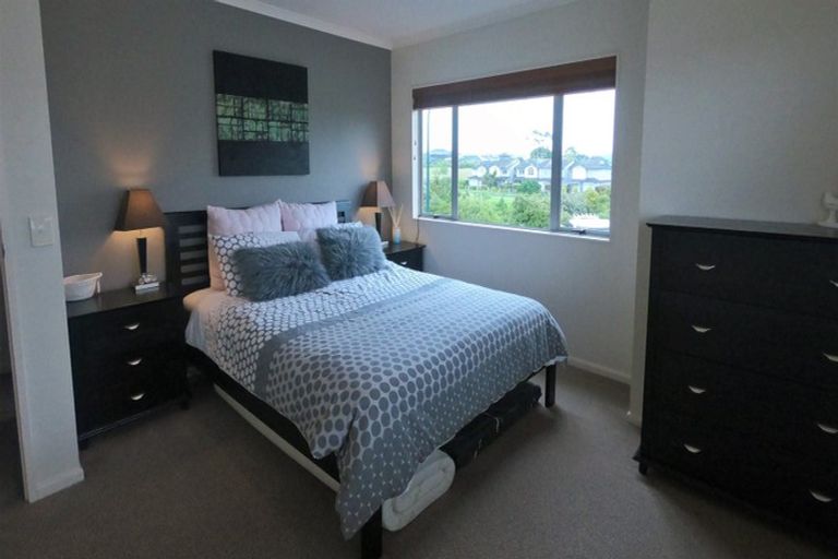 Photo of property in 23 Cambrian Crescent, Flat Bush, Auckland, 2016