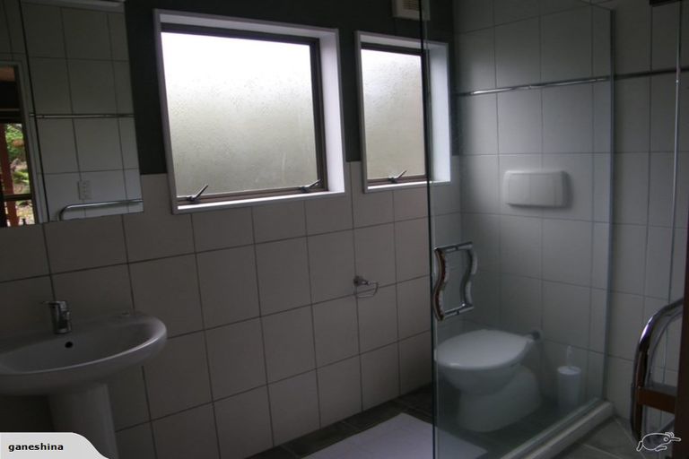 Photo of property in 66 Rosecamp Road, Beach Haven, Auckland, 0626