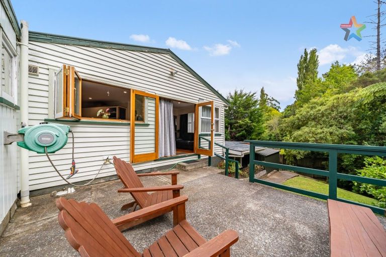 Photo of property in 21 Kennedy Grove, Stokes Valley, Lower Hutt, 5019
