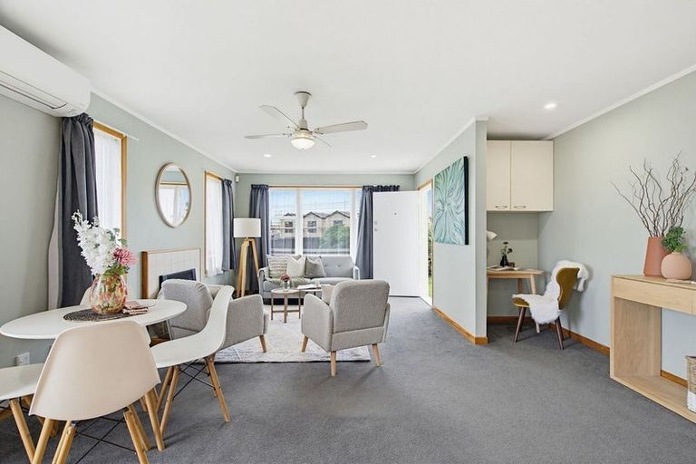 Photo of property in 4 Rathgar Road, Henderson, Auckland, 0610