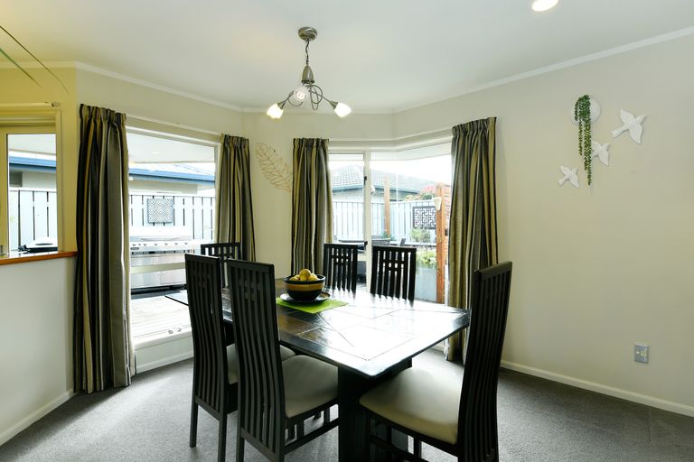 Photo of property in 28 Coleridge Place, Stoke, Nelson, 7011