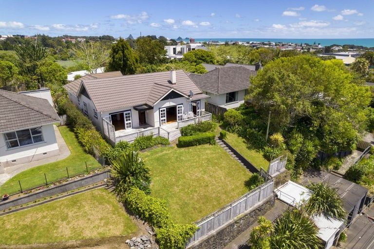 Photo of property in 88 Mangorei Road, Strandon, New Plymouth, 4312