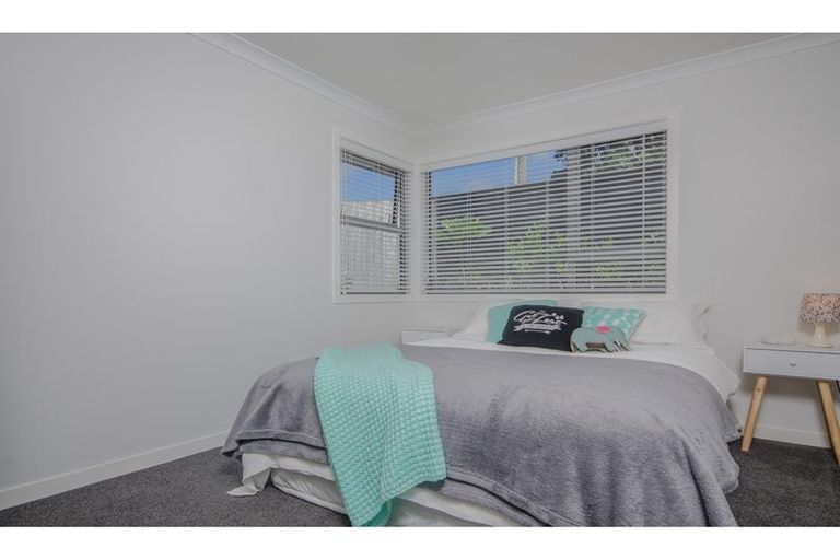 Photo of property in 431 Don Buck Road, Massey, Auckland, 0614