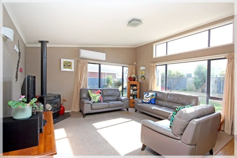 Photo of property in 37 Andrews Street, Foxton Beach, Foxton, 4815