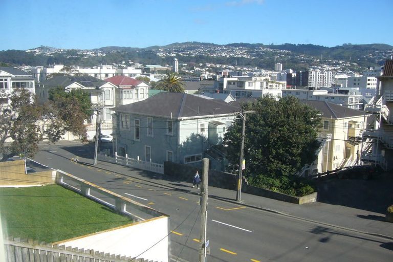 Photo of property in 4 Hawker Street, Mount Victoria, Wellington, 6011