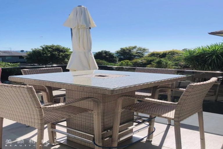 Photo of property in 2 Mellons Bay Road, Howick, Auckland, 2014