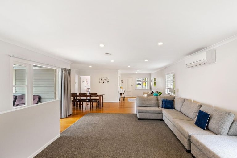 Photo of property in 46 Renata Crescent, Te Atatu Peninsula, Auckland, 0610