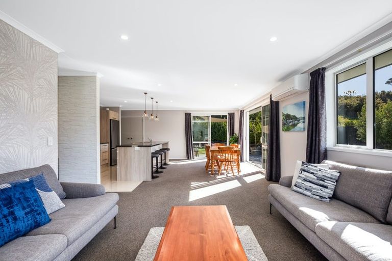 Photo of property in 31 Banks Boulevard, Whitby, Porirua, 5024