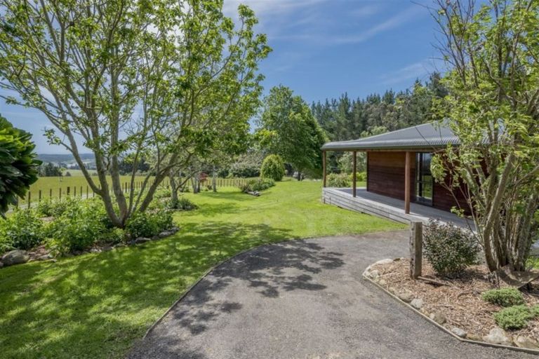 Photo of property in 90 Kaitawa Road, Hautere, Otaki, 5582