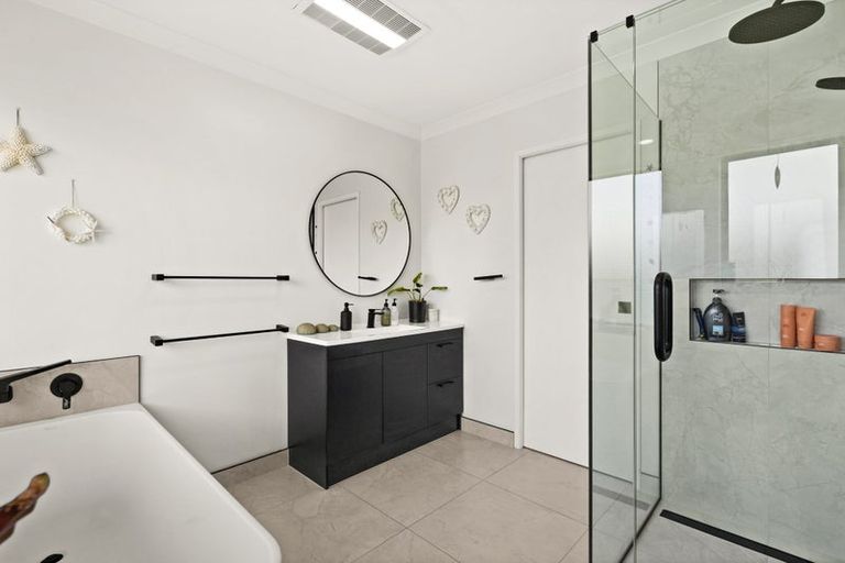 Photo of property in 8 Bucksburn Place, Greenmeadows, Napier, 4112