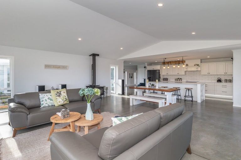 Photo of property in 14 Mowhia Grove, Waitarere, Levin, 5510