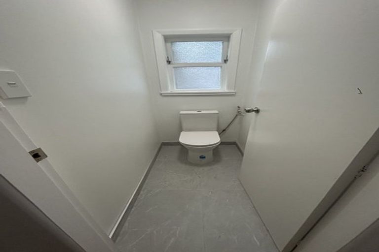 Photo of property in 1/16 Kaponga Crescent, New Lynn, Auckland, 0600