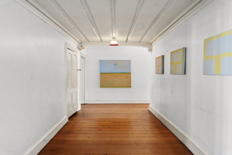 Photo of property in 90 Pendarves Street, New Plymouth, 4310