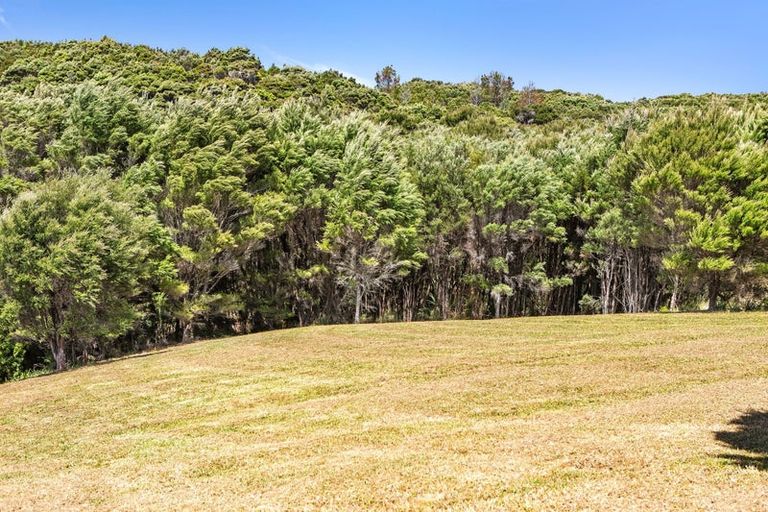 Photo of property in 129 Stratford Drive, Cable Bay, 0420