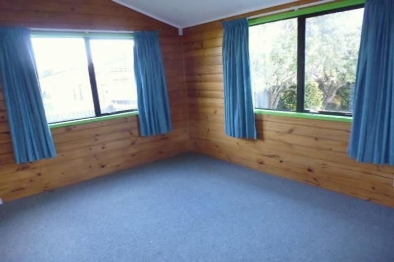 Photo of property in 27a Victoria Avenue, Waiuku, 2123