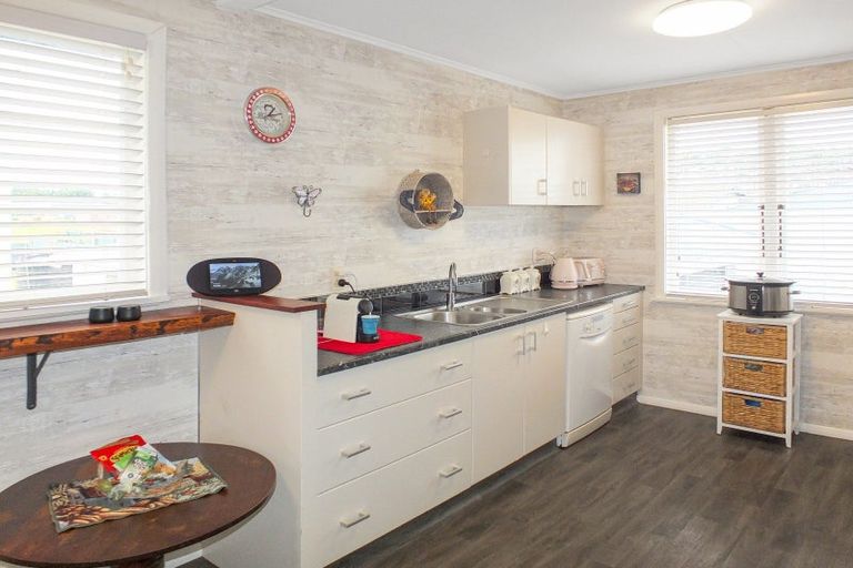 Photo of property in 15 Andrews Street, Foxton Beach, Foxton, 4815