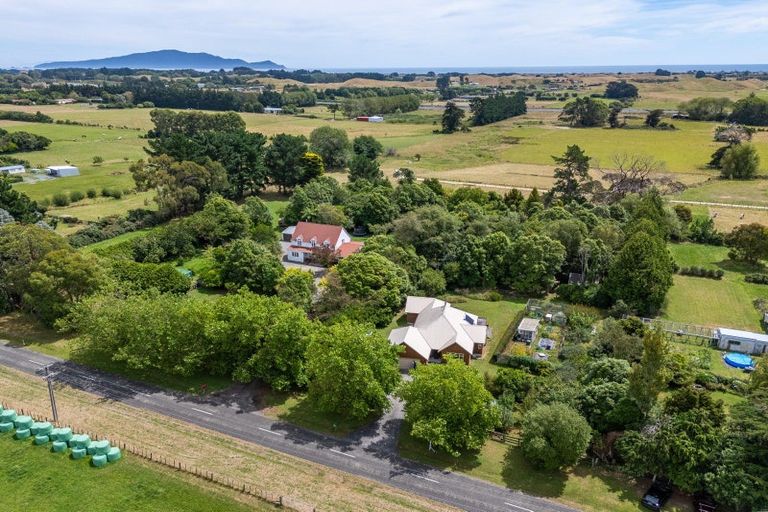 Photo of property in 24 Settlement Road, Te Horo, Otaki, 5582