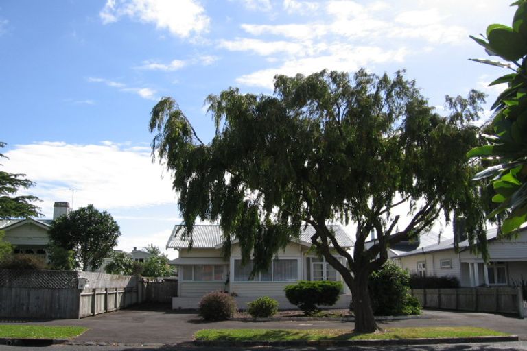 Photo of property in 50 Moa Road, Point Chevalier, Auckland, 1022