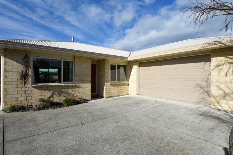 Photo of property in 242a High Street North, Carterton, 5713