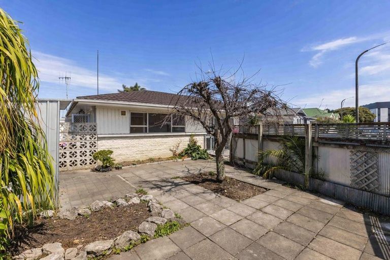 Photo of property in 1/31 Wellesley Road, Napier South, Napier, 4110