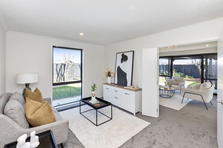 Photo of property in 2 Cutts Road, Russley, Christchurch, 8042