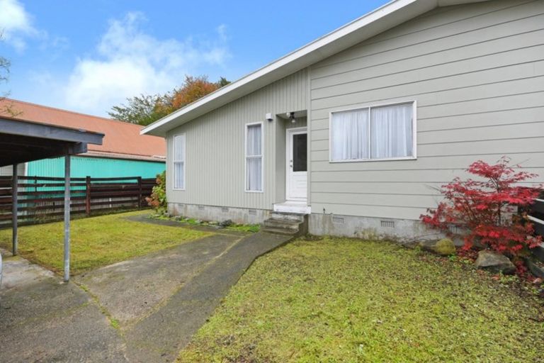 Photo of property in 11a Hartford Crescent, Totara Park, Upper Hutt, 5018