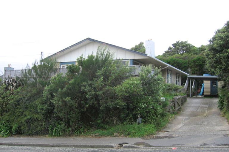 Photo of property in 9 Catherine Crescent, Paparangi, Wellington, 6037