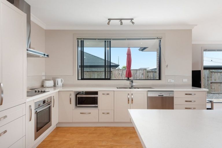 Photo of property in 15 Kanono Close, Papamoa Beach, Papamoa, 3118