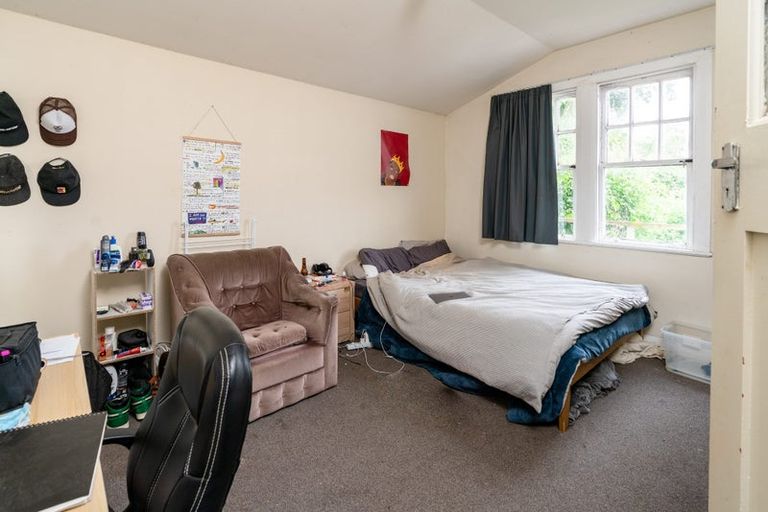 Photo of property in 76a Kelburn Parade, Kelburn, Wellington, 6012