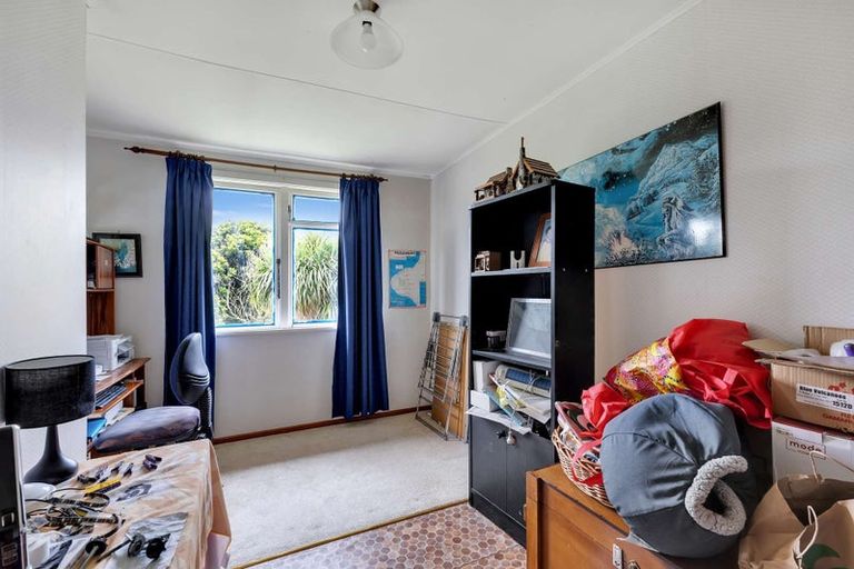 Photo of property in 15b Miro Street, Merrilands, New Plymouth, 4312