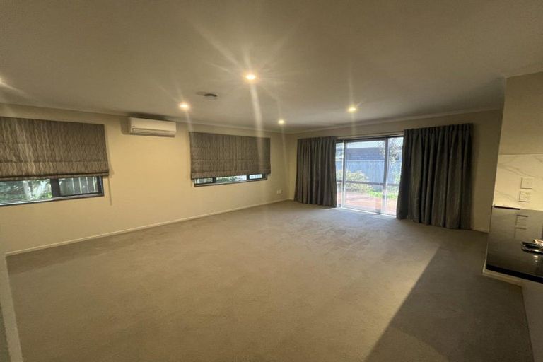 Photo of property in 32 Cyrus Street, Whalers Gate, New Plymouth, 4310