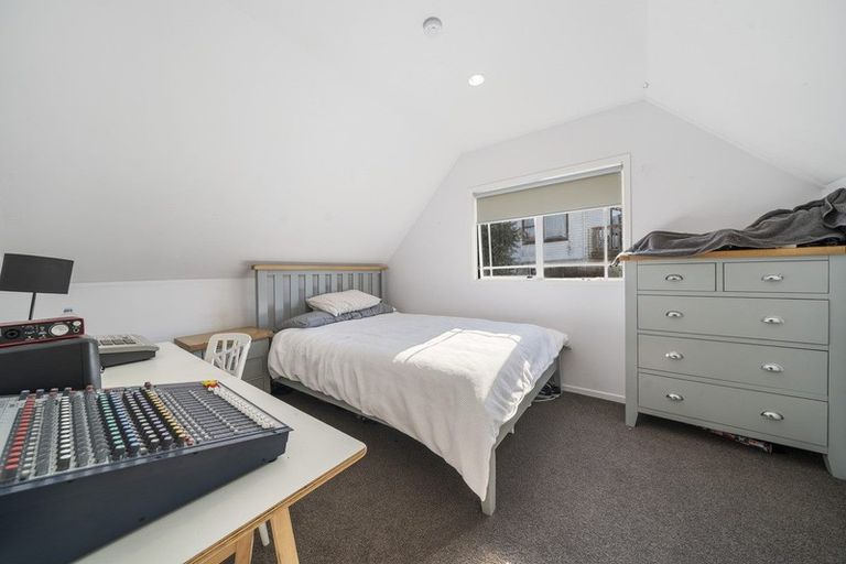 Photo of property in 27a Rotoiti Avenue, Pakuranga Heights, Auckland, 2010