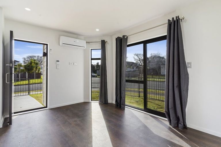 Photo of property in 2a Melleray Place, Randwick Park, Auckland, 2105