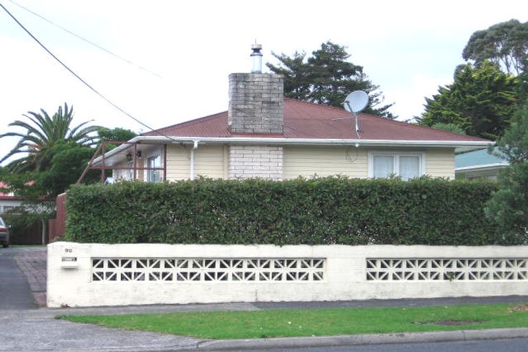 Photo of property in 90 Sturges Road, Henderson, Auckland, 0612